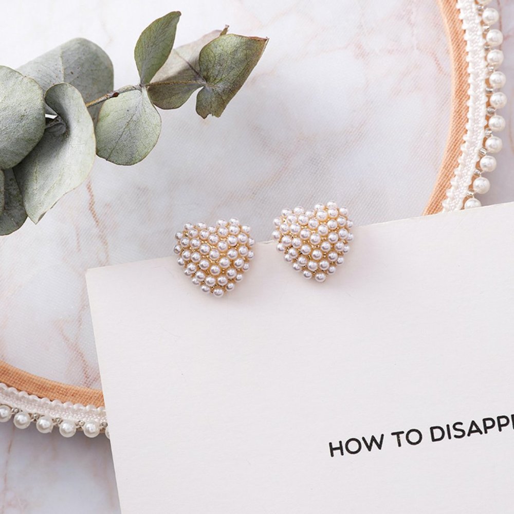 ✨NEW!✨ Pearl Heart Stud Earrings!